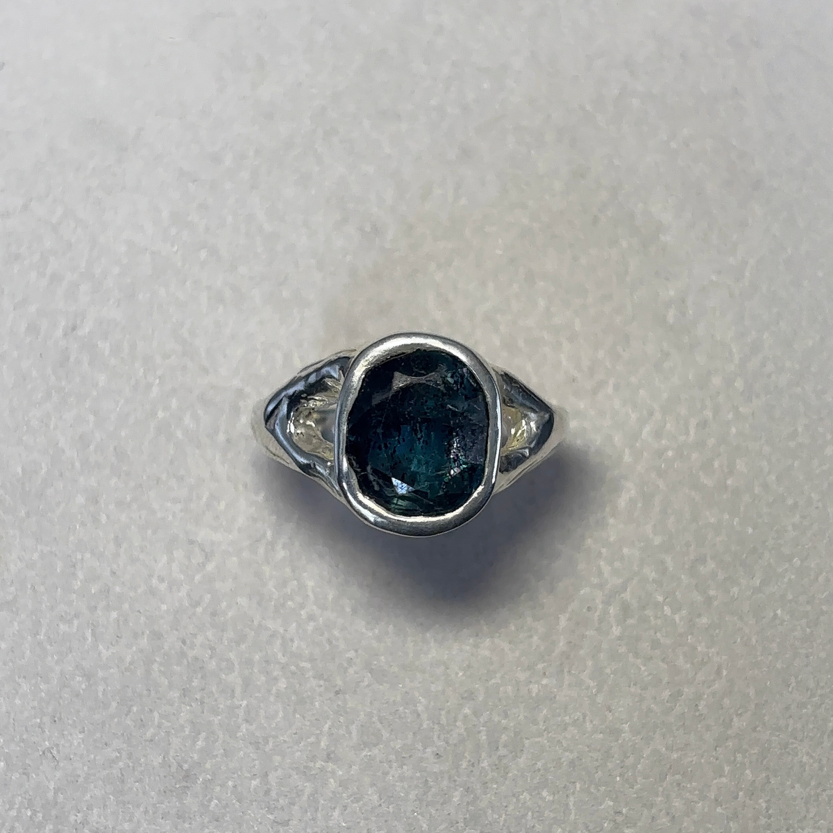 Tanzanite - size 8